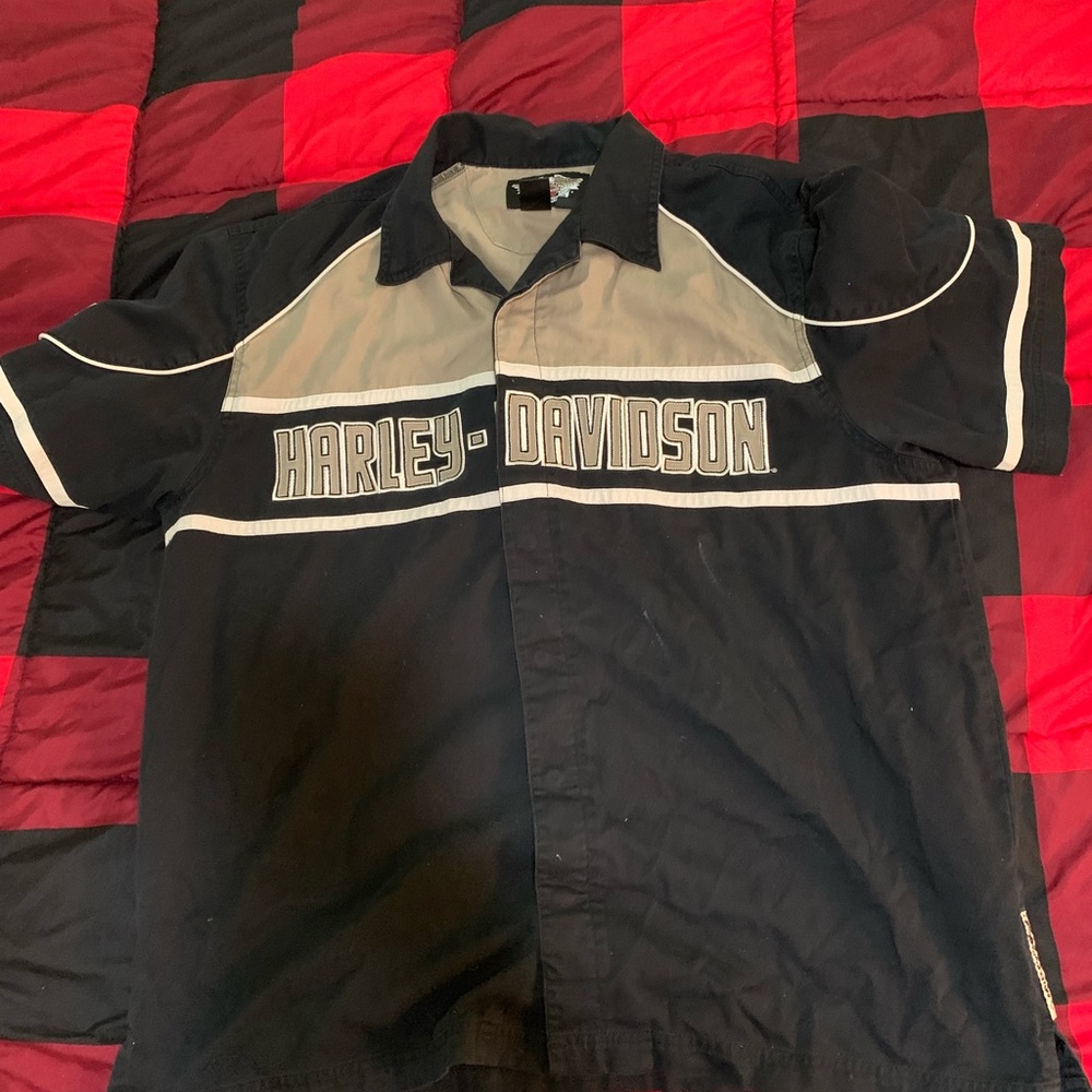 Men’s Harley Davidson button up.